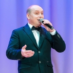 Сергей Останин, ведущий и певец